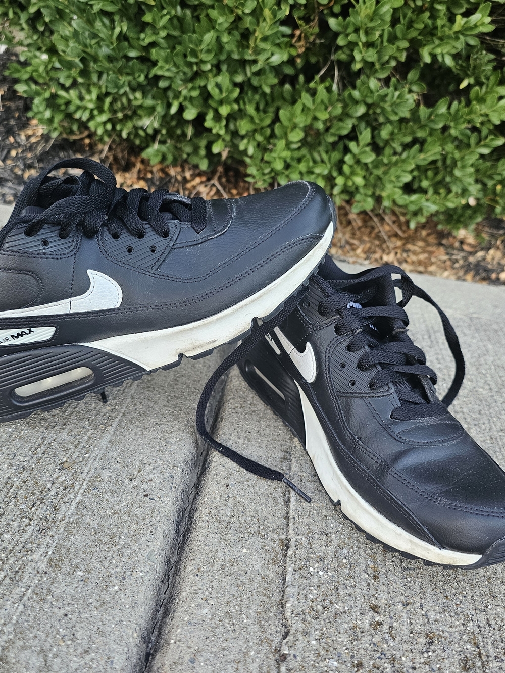 Nike Youth Black and White Air Max Sneakers